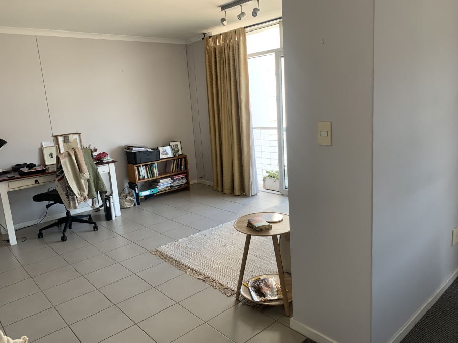 1 Bedroom Property for Sale in Vredehoek Western Cape